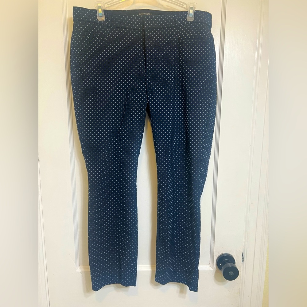 Banana Republic navy and white print tailored pants, size 10.